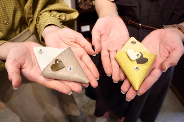 愛知・名古屋・レザークラフト】 好きな革でつくる、自分だけの三角