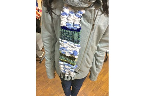 【沖縄・機織り体験】旅の思い出に、オリジナルマフラーを織ってみよう！（約120分）