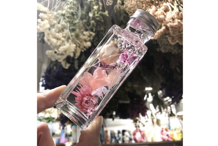 大阪市 2本製作 気軽に楽しめるハーバリウム体験 花材制限なし アソビュー