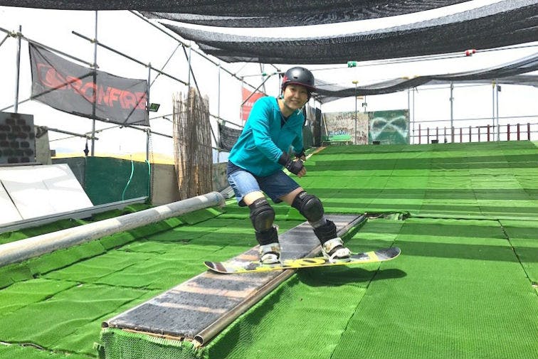 神奈川 湘南 芝生ゲレンデ スノーボード 90分 アソビュー 神奈川 湘南 芝生ゲレンデ スノーボード 90分 アソビュー