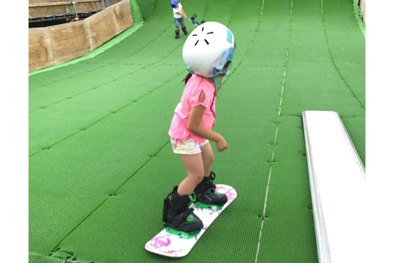 神奈川 湘南 芝生ゲレンデ スノーボード 90分 アソビュー 神奈川 湘南 芝生ゲレンデ スノーボード 90分 アソビュー
