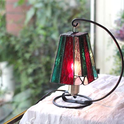 新品未使用 チョー可愛い 卓上ランプ ステンドグラスR 新品 チョー 新品未使用 チョー可愛い 卓上ランプ ステンドグラスR 新品 チョー