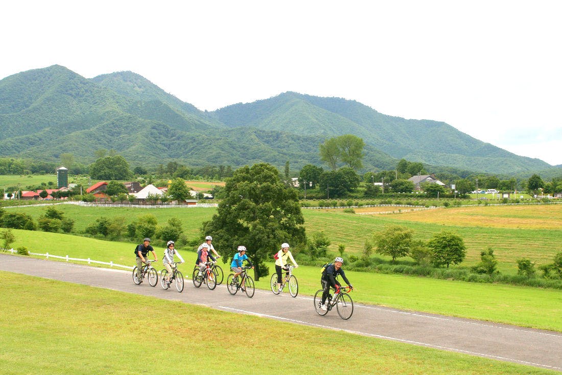 岡山 蒜山 2人乗りタンデムバイクで四季を身近に感じよう 蒜山高原サイクリング 4時間 アソビュー