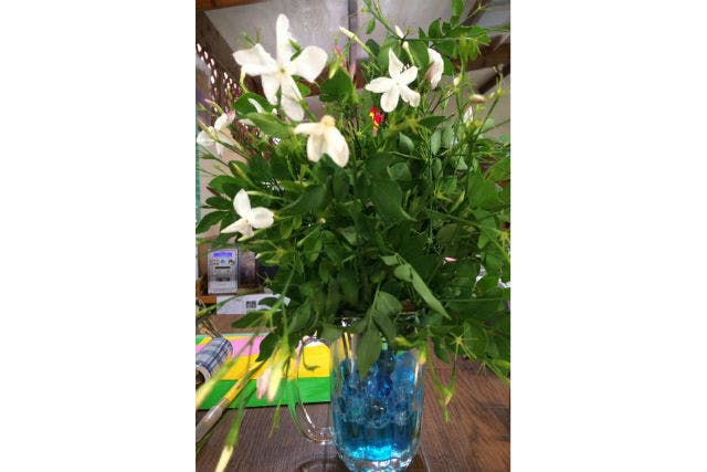 千葉 フラワーアレンジメント教室 ジャスミンの香りのブーケ作り アソビュー