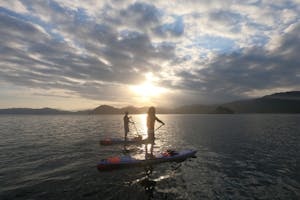 三重・紀北町・サンセットSUPツアー】夕日の中で海上散歩を楽しもう