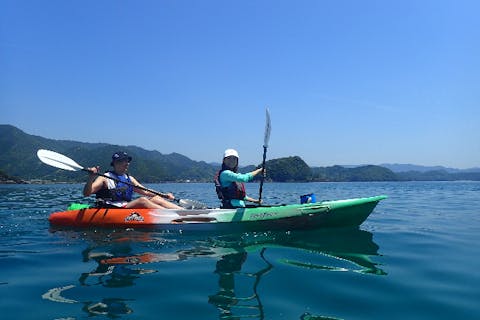 【三重・紀北町・半日カヤック】初心者大歓迎！穏やかな熊野灘を満喫！海から大自然を味わおう（無人島や秘境ビーチでティータイム付・2時間半）