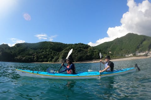 【三重・紀北町・1日カヤック】伊勢神宮から車で約1時間！無人島や秘境ビーチでアウトドアランチ！カヤックで大自然へ繰り出そう（約6時間）