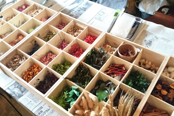 東京・吉祥寺】お好きな香り・花材で作れます♪ボタニカルアロマ