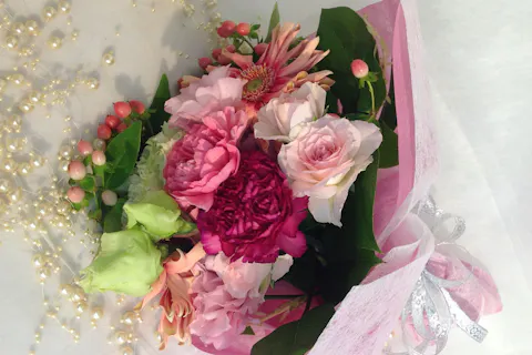 新宿 フラワーアレンジメント ブーケ風の花束 アソビュー