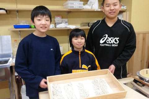 【大阪・布施・そば打ち体験】親子でおトク！老舗蕎麦屋の手打ちそば専門道場