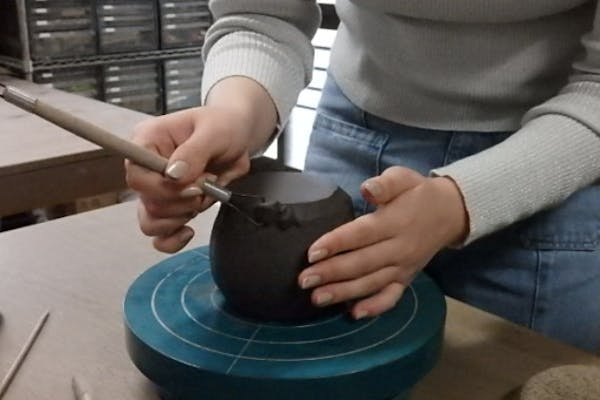 岡山・備前・陶芸体験】登り窯で味わい深い模様が入る!手びねり 岡山・備前・陶芸体験】登り窯で味わい深い模様が入る!手びねり