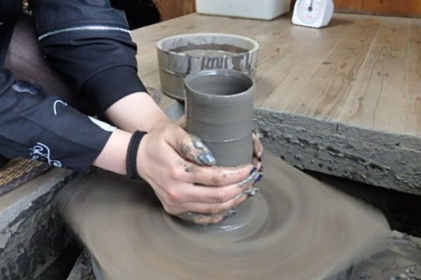 岡山・備前・陶芸体験】登り窯で味わい深い模様が入る!手びねり 岡山・備前・陶芸体験】登り窯で味わい深い模様が入る!手びねり