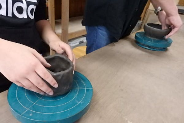 岡山・備前・陶芸体験】登り窯で味わい深い模様が入る!手びねり 岡山・備前・陶芸体験】登り窯で味わい深い模様が入る!手びねり
