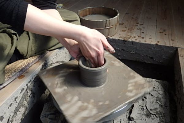 岡山・備前・陶芸体験】登り窯で味わい深い模様が入る！手びねり