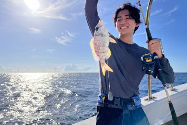 沖縄・中部・釣り（初心者）体験】トロピカルフィッシングツアー