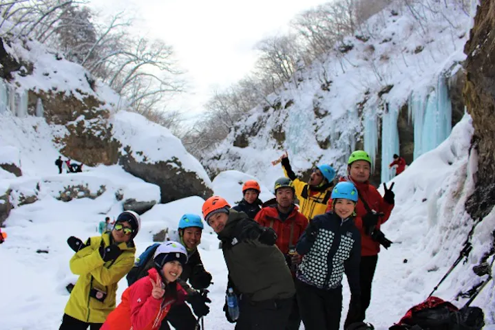 栃木 日光 ガイドツアー 雲竜渓谷 氷の芸術 氷瀑ガイドツアー アソビュー