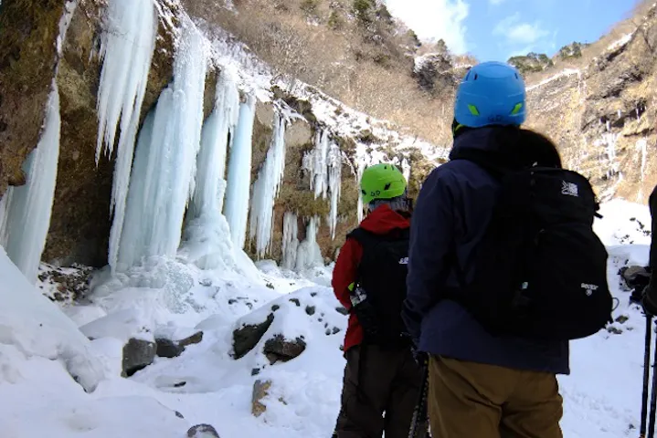 栃木 日光 ガイドツアー 雲竜渓谷 氷の芸術 氷瀑ガイドツアー アソビュー