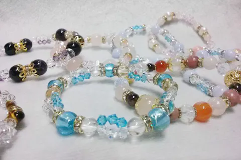 静岡 浜松 アクセサリー作り 天然石 とんぼ玉のオリジナルアクセサリー作り体験 選べるパワーストーンは0種類以上 アソビュー