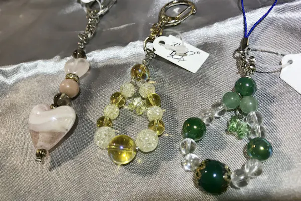 静岡 浜松 アクセサリー作り 天然石 とんぼ玉のオリジナルアクセサリー作り体験 選べるパワーストーンは0種類以上 アソビュー