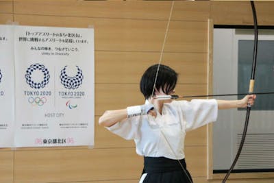 東京 弓道 少人数制 本物の弓道着を着て美しく矢を放つ弓道体験 アソビュー