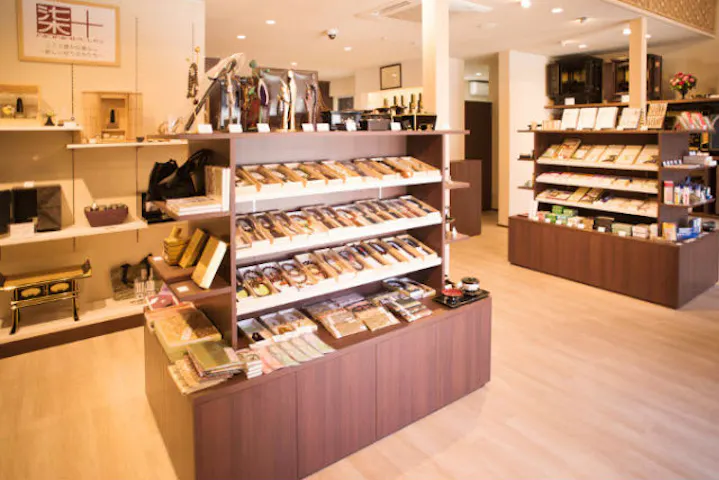 滋賀 彦根市 伝統工芸体験 蒔絵体験 仏壇職人の工房見学 団体割引あり 10名以上の利用で1名4 212円 アソビュー