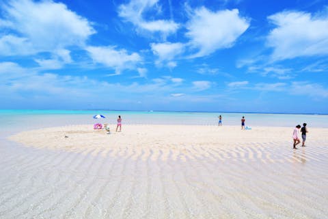 【鹿児島・与論島・シュノーケリング】人気の百合ヶ浜上陸＆シュノーケリングのセットプラン！バツグンの透明度を満喫できるお得なツアー