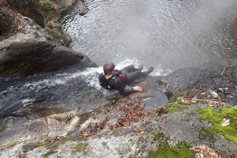 【宮城・鳴子温泉・スノー温泉トレッキング】温泉の源泉が流れる川で冬ならではのアウトドア体験を楽しもう！