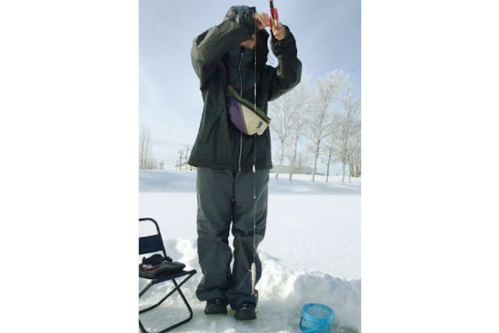 北海道 スノーモービル 欲張りに楽しむ ワカサギ釣り スノーラフティング 温泉 アソビュー 北海道 スノーモービル 欲張りに楽しむ ワカサギ釣り スノーラフティング 温泉 アソビュー