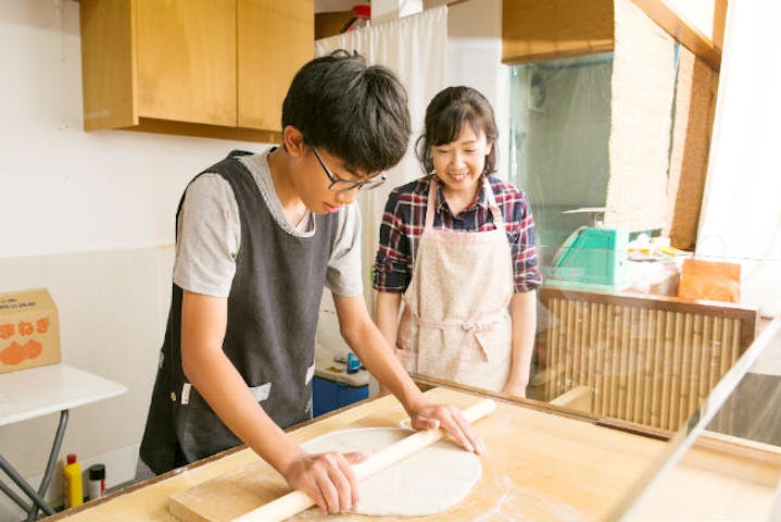 京都 嵐山 そば打ち 観光地の近くでアクセス便利 本格蕎麦打ち体験 アソビュー