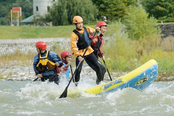 長野 駒ヶ根市 Sup 6人乗りの巨大supにチャレンジ 天竜川メガサップ体験 アソビュー