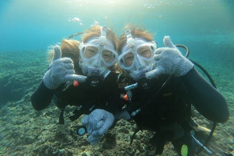 【期間限定特価】【沖縄・恩納村・フルフェイスマスク】充実施設が全て無料の店舗集合！青の洞窟体験ダイビング（Aプラン）