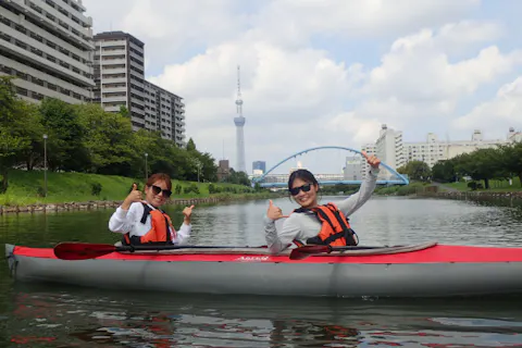 【東京 カヤック】スカイツリーカヤックツアー　♪”水上から見る”　新緑×スカイツリーの非日常体験