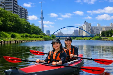 【東京 カヤック】スカイツリーカヤックツアー　♪”水上から見る”　新緑×スカイツリーの非日常体験