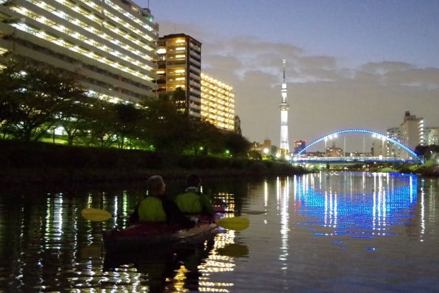 【東京 カヤック】暑さを避けて、夜の涼しさでリフレッシュ。　東京ナイトカヤックツアー　♪平日1名様でも楽しめるナイトカヤック