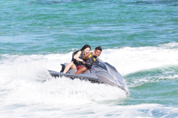 沖縄・中頭郡・マリンスポーツ】マリンスポーツ遊び放題！完全貸切で海