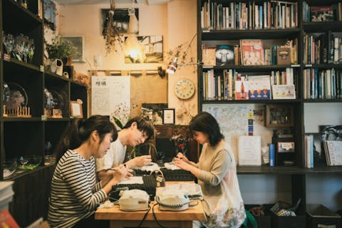 浅草駅から徒歩6分！メモやノートにぺたぺた。ガラスのハンコを彫ろう