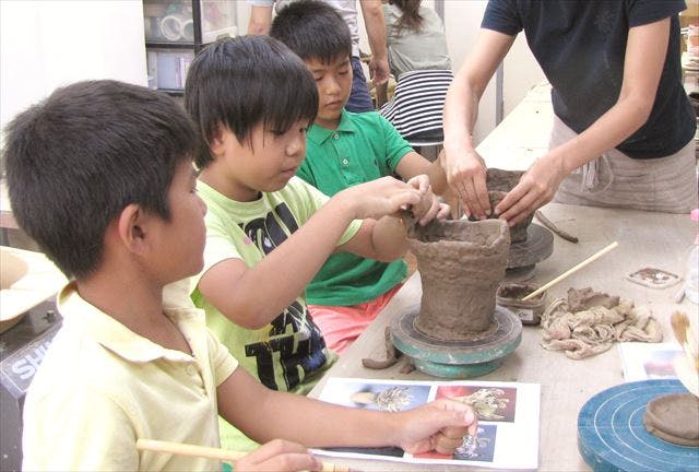 東京・港区・陶芸】夏休みの自由研究にもオススメ!縄文土器を作 東京・港区・陶芸】夏休みの自由研究にもオススメ!縄文土器を作
