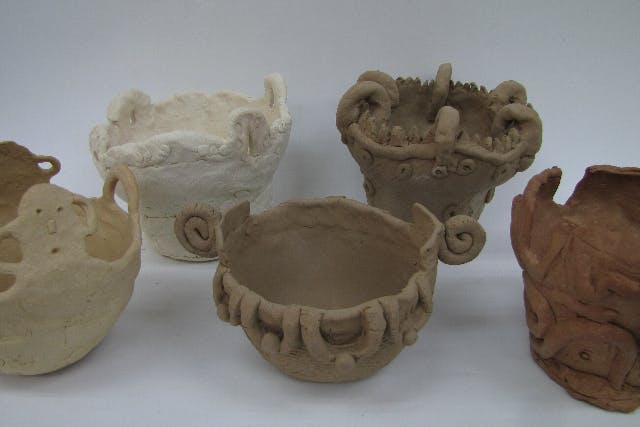東京・港区・陶芸】夏休みの自由研究にもオススメ!縄文土器を作 東京・港区・陶芸】夏休みの自由研究にもオススメ!縄文土器を作