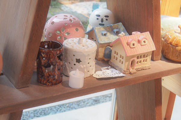 【宮城 富谷市・陶芸体験】自由に装飾、穴開け、色付けできる