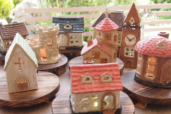 宮城 富谷市・陶芸体験】自由に装飾、穴開け、色付けできる！ランプ