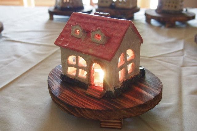 宮城 富谷市・陶芸体験】自由に装飾、穴開け、色付けできる！ランプ