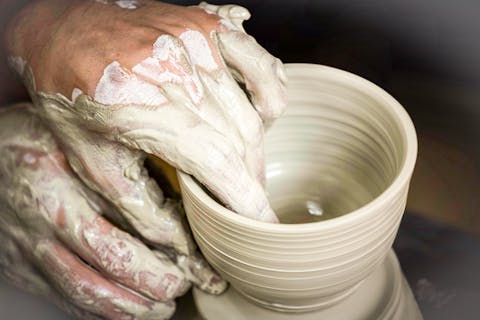 埼玉・与野駅から12分・陶芸体験（電動ろくろ・フリータイム制）