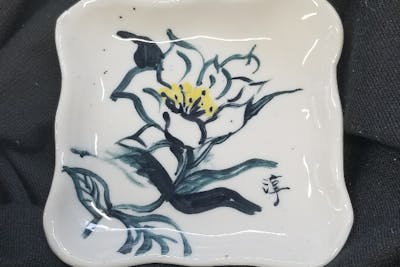 愛媛・砥部・手びねり体験】絵付けも体験できます。小さなお子様からOK