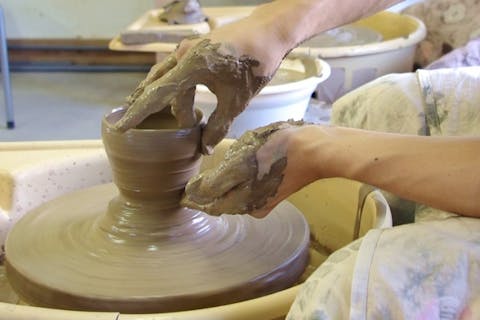 【新潟・阿賀野市・電動ろくろ】集中して土と向き合う時間。初めての方も楽しめます