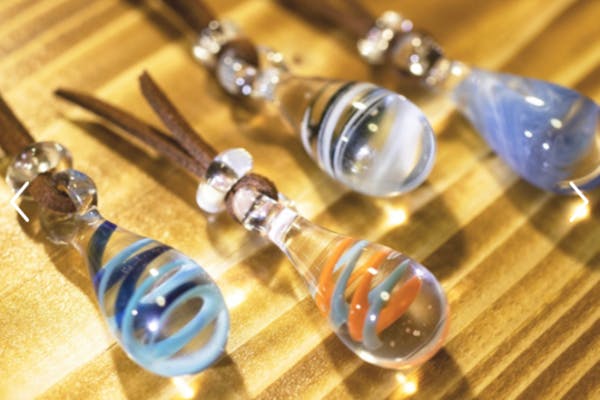 千葉・鴨川市】ガラス工芸に挑戦！しずく型のペンダントトップ作り◇即