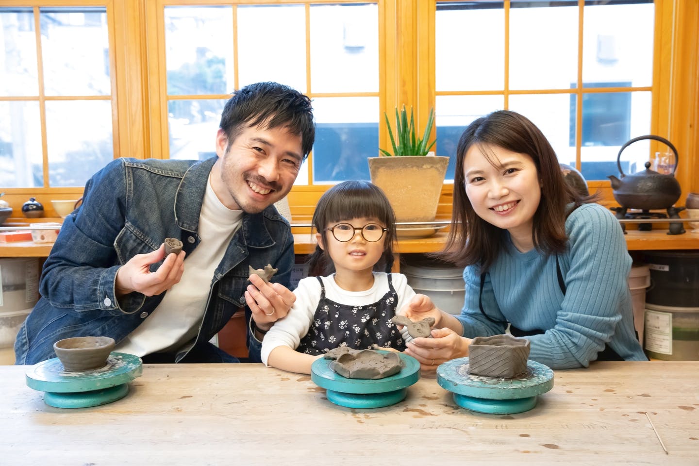 【東京・多摩・陶芸体験】気軽に手びねり体験！親子でマイ茶碗とマイ箸置きセット作り♪