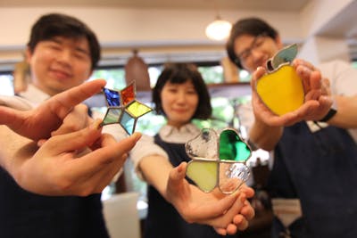 大阪梅田・ガラス細工・ステンドグラス】光と色ガラスが生み出すアート