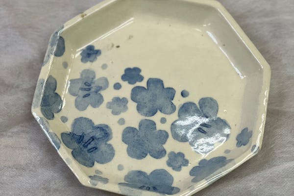 東京・中目黒・絵付け】和紙染めで作る、珍しいオリジナル陶芸体験