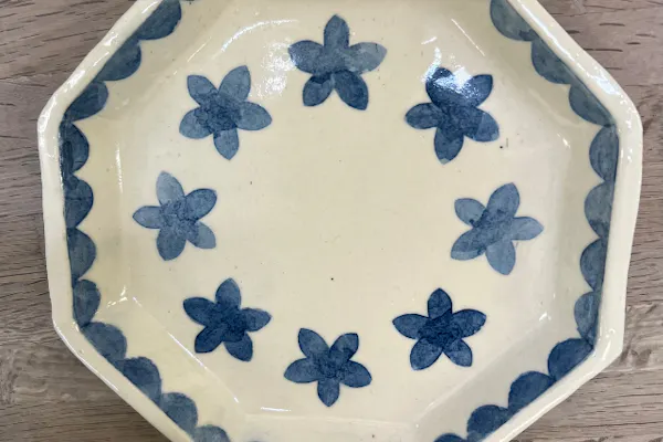 東京・中目黒・絵付け】和紙染めで作る、珍しいオリジナル陶芸体験