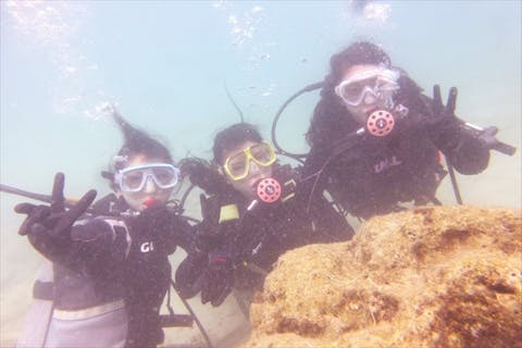 【奄美大島・体験ダイビング】目の前で泳ぐ魚たちの美しさに感動！大満足の体験ダイビング※ツアー中のお写真付き